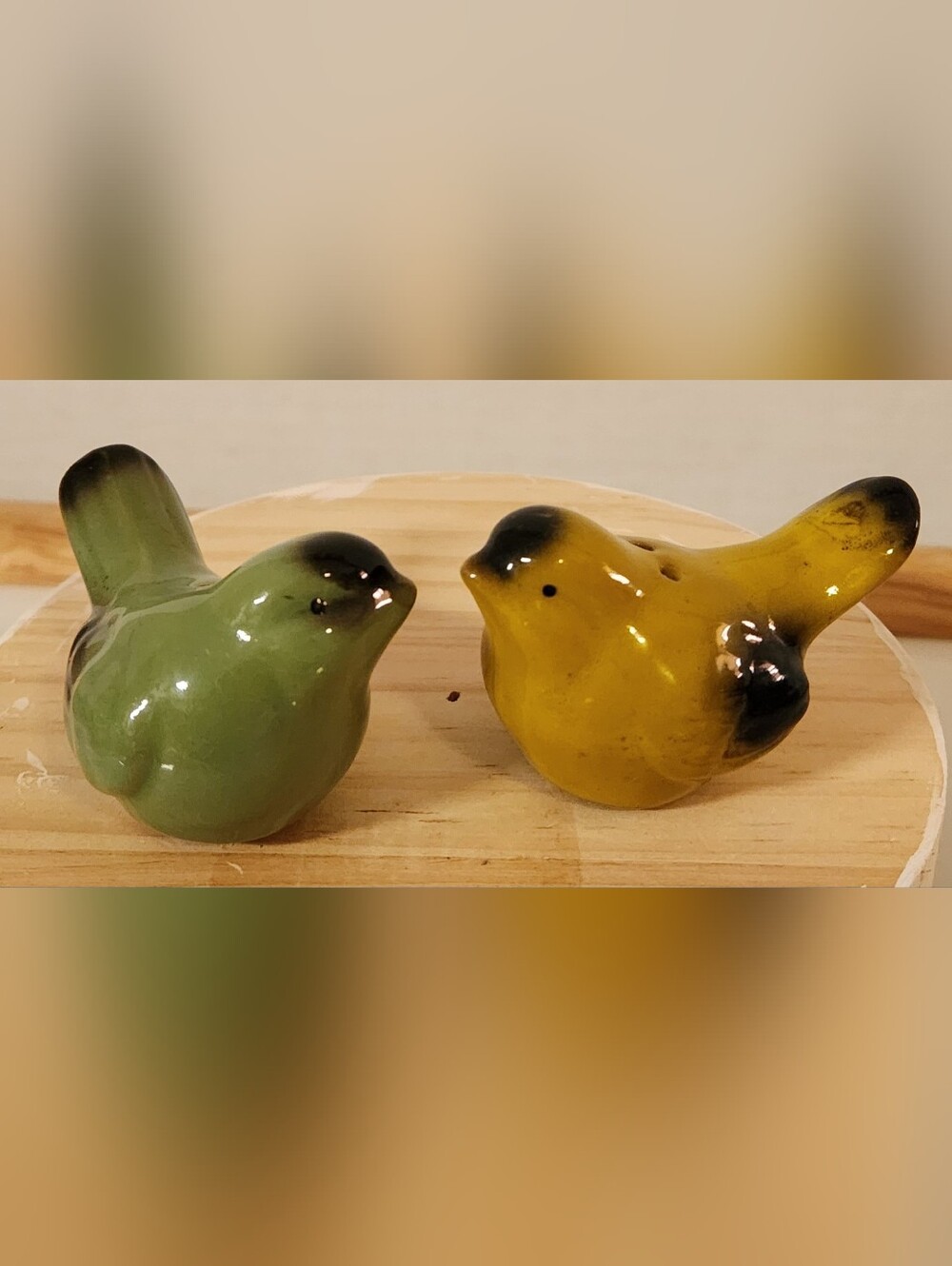 Vintage 1950s Salt & Pepper Shaker Birds-Set of 2 Green and Yellow Ceramic Birds